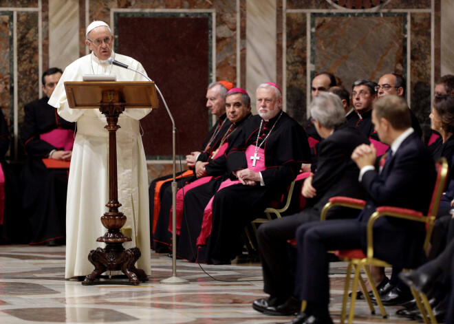 Pope Francis delivers his speech during a meeting with European Union leaders, at the Vatican March 24, 2017. REUTERS/Andrew Medichini/pool