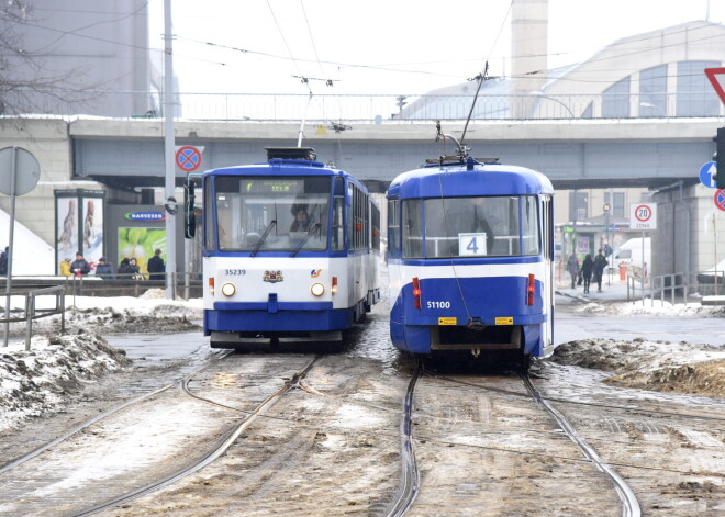 Šorīt Rīgā tramvajs notriecis cilvēku