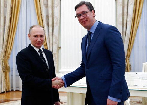 Krievijas prezidents Vladimirs Putins tiekas ar Serbijas premjerministru Aleksandru Vučiču.