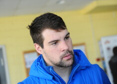 Latvijas hokeja izlases kapteinis Kaspars Daugaviņš individuālos treniņus ar Latvijas hokeja izlasi.