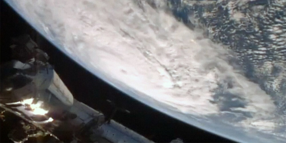 Tropiskais ciklons "Debija" nofilmēts no Starptautiskās kosmosa stacijas