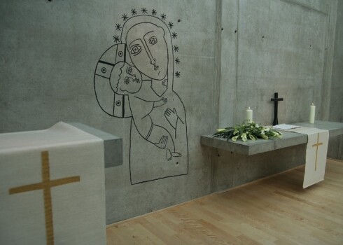 Rīgas lidostas kapelā novākts krucifikss un vairs nav arī Dieva kalpa