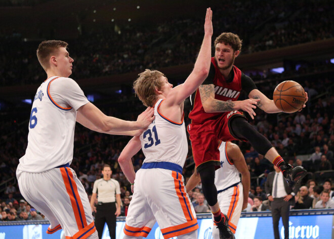 Porziņģim 20 punkti zaudējumā pret "Heat"; "Knicks" zaudē izredzes iekļūt izslēgšanas turnīrā