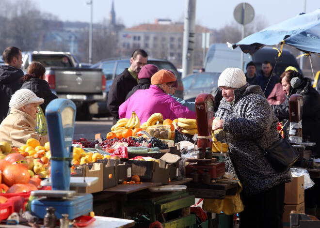 PVD no Rīgas Centrāltirgus izņem 803 kilogramus augļu un dārzeņu