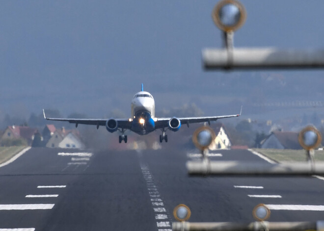 Pasažieru trūkuma dēļ slēgs pasaules īsāko starptautisko avioreisu