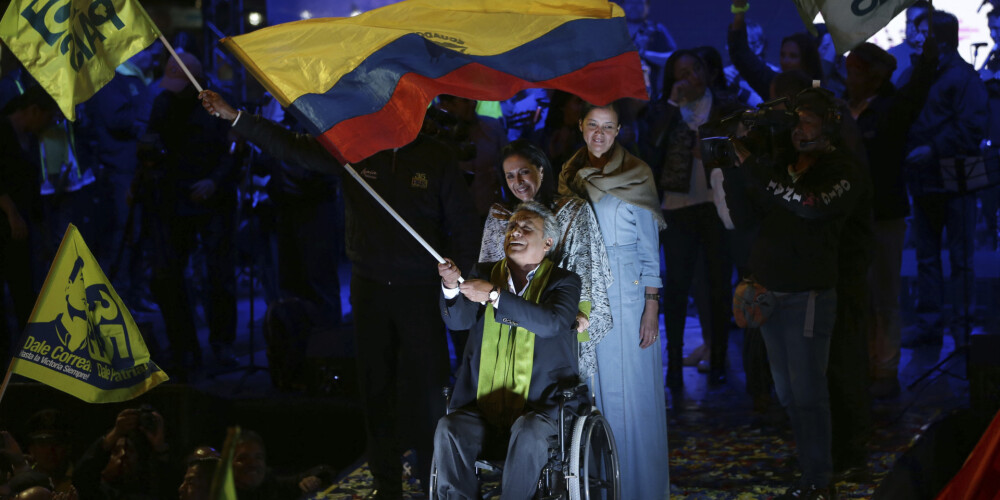 Ekvadoras prezidenta vēlēšanās par uzvaru paziņo abi kandidāti
