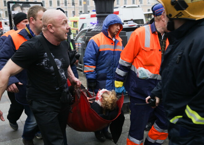 Запах пороха, паника, трупы, кровь: очевидцы рассказали о взрывах в петербургском метро