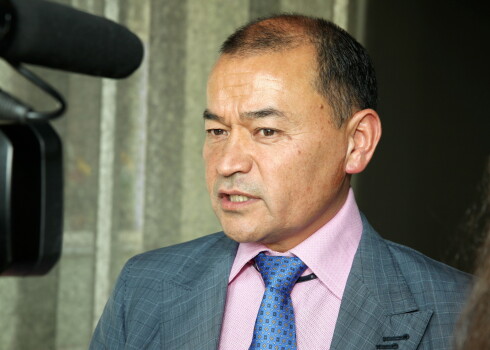 Vairāku Vecrīgas viesnīcu īpašnieks Gulams Mohammads Gulami izcēlies ne tikai ar algu nemaksāšanu saviem darbiniekiem, bet arī rupju lamāšanos. 