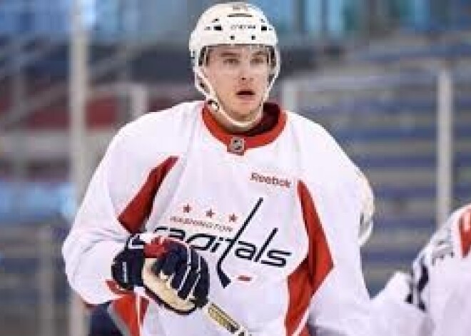 Ar NHL klubu "Capitals" līgumu parakstījušais Bindulis pievienojas Latvijas izlasei