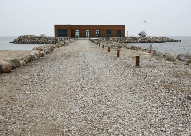 Brīvdienu māja “Lieldienu Sala” Kaltenē ir arhitektes Zaigas Gailes izlolots projekts. “Patvērums minimālismā”, jeb māja, kas dzīvo saskaņā ar dabu. Bijušajam premjerministram Mārim Gailim piederošais nams atzīts par nozīmīgu arhitektūras veikumu globālā mērogā un saņēmis vairākus apbalvojumus, taču nesen uzņēmējs darījis zināmu, ka vēlas to pārdot.