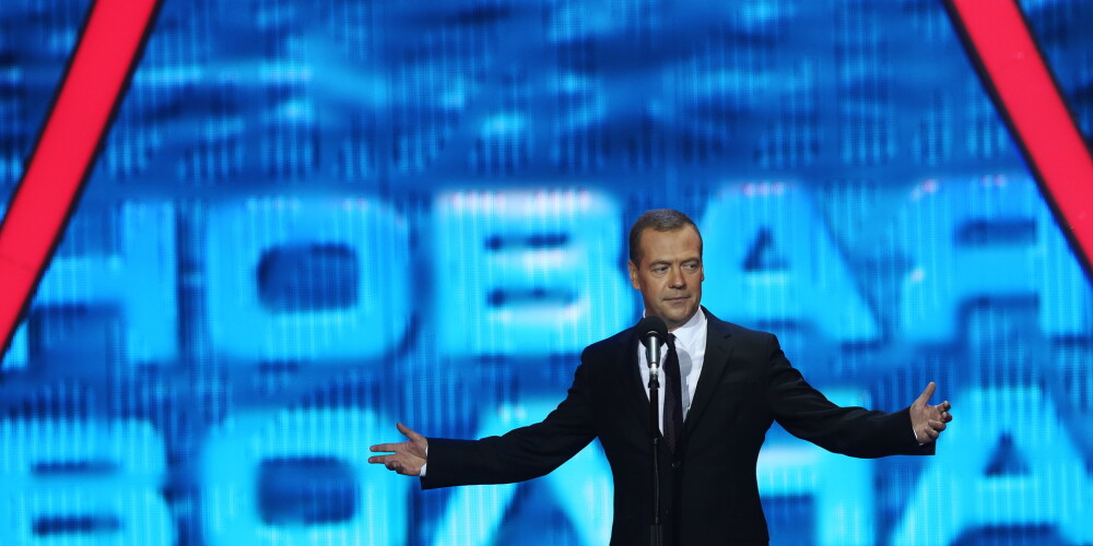 Kad 2015. gadā festivālu “Jaunais vilnis” pārcēla uz Sočiem, to atklāja Krievijas premjerministrs Dmitrijs Medvedjevs.