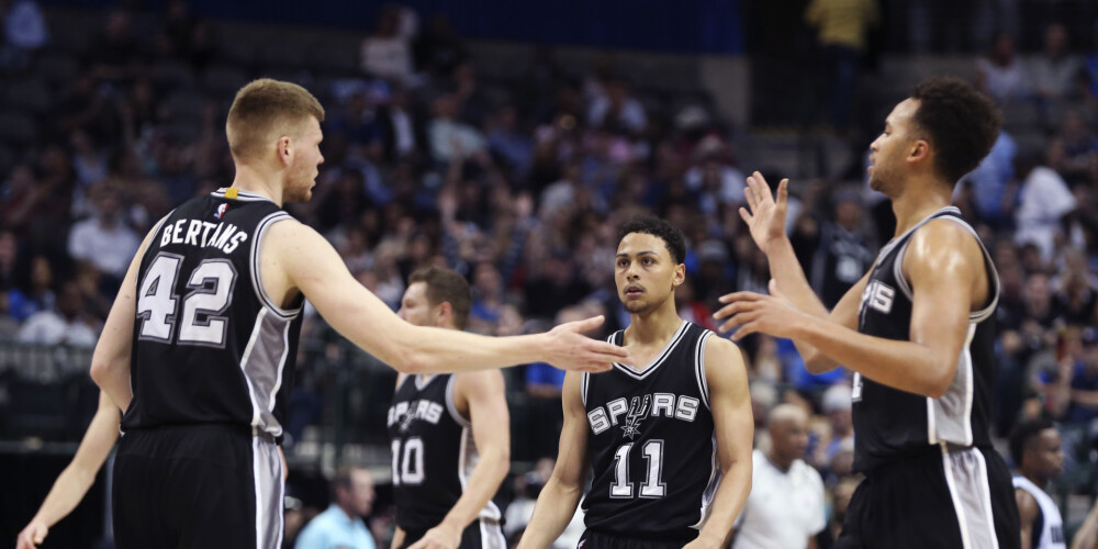 Bertāna veiksmīgais sniegums nepalīdz "Spurs"  sezonu noslēgt ar uzvaru; "Knicks" pēdējo spēli uzvar bez Porziņģa