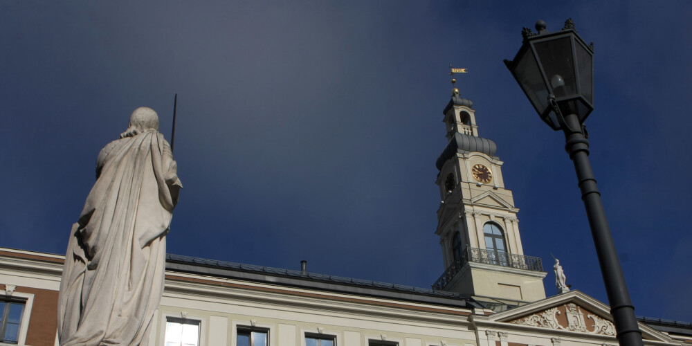 Domē noraida ministrijas pārmetumus par it kā nekvalitatīvo izglītību Rīgas skolās