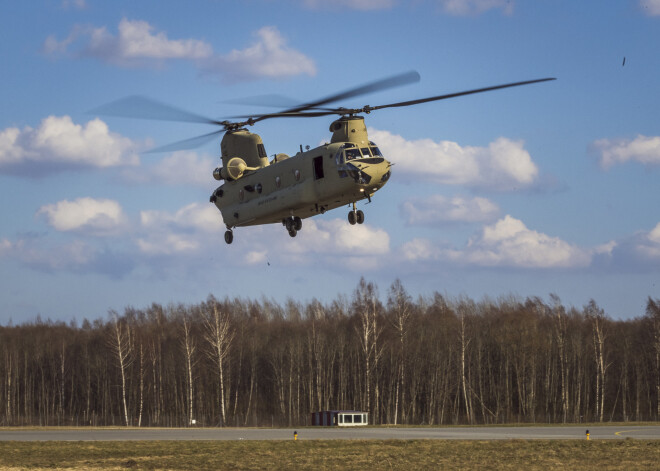 Lielvārdē ierodas trīs ASV helikopteri "Chinook"