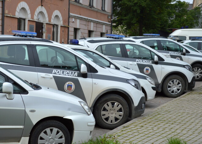 Bauskas Kriminālpolicijas šefa vietnieks pie stūres braucis teju 2 promiļu reibumā