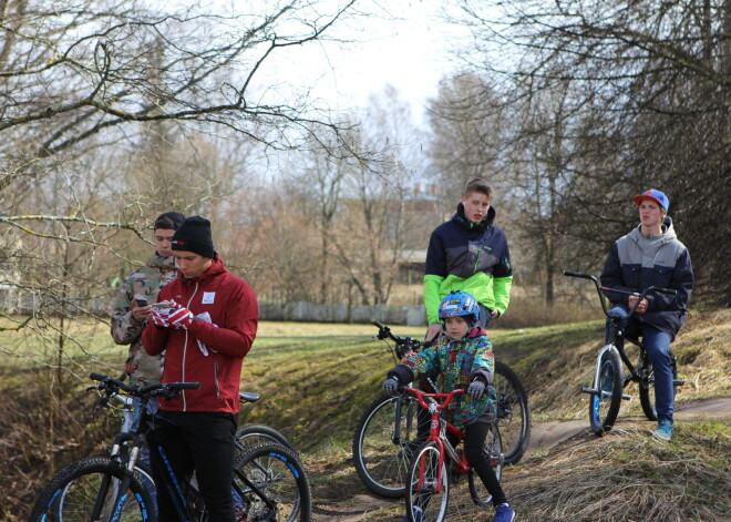 Ar Valmieras BMX taku izbraukšanu sestdien ieskandināts “Kino Pedālis”