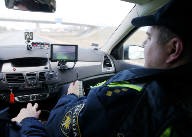 Viņi ar nozagtu "Hondu" jau bija ceļā uz Lietuvu... policija veikli notver rūdītu autozagļu bandu