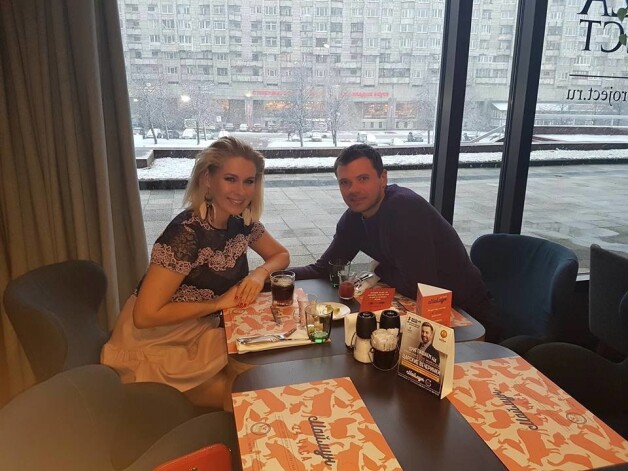 Šopavasar Liene ar draugu Gintu Gulbi atpūtas brīdī Krievijā.