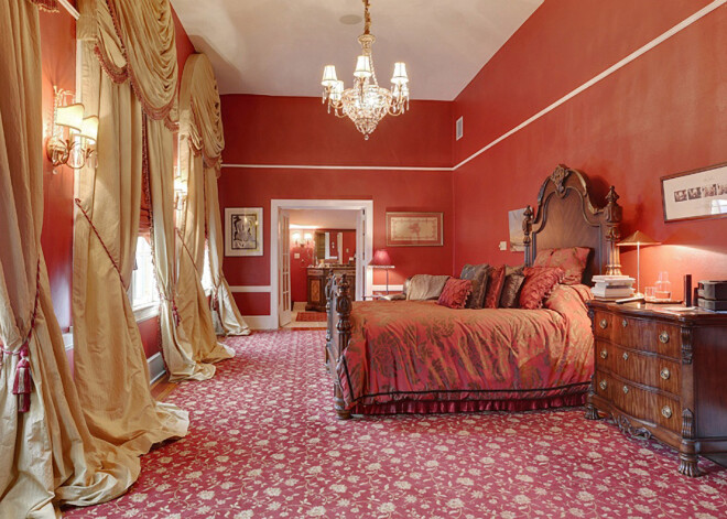 Popzvaigzne Bejonsa un viņas vīrs reperis Jay Z 2015. gadā iegādājās māju Ņūorleānā. Interesanti, ka reiz šī celtne bijusi baznīca.