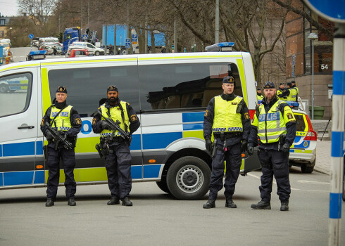 Policisti Stokholmā pēc terorakta.