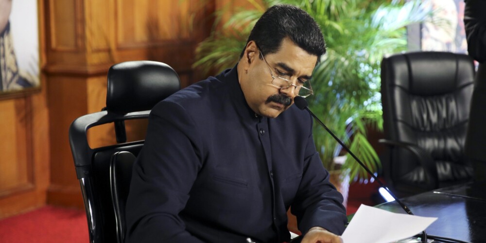 Venecuēlas prezidents Maduro pošas rakstīt jaunu valsts konstitūciju