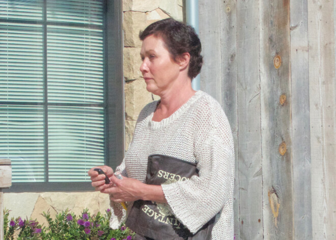 Labas ziņas. Šenona Dohertija paziņojusi, ka izdevies izārstēt krūts vēzi