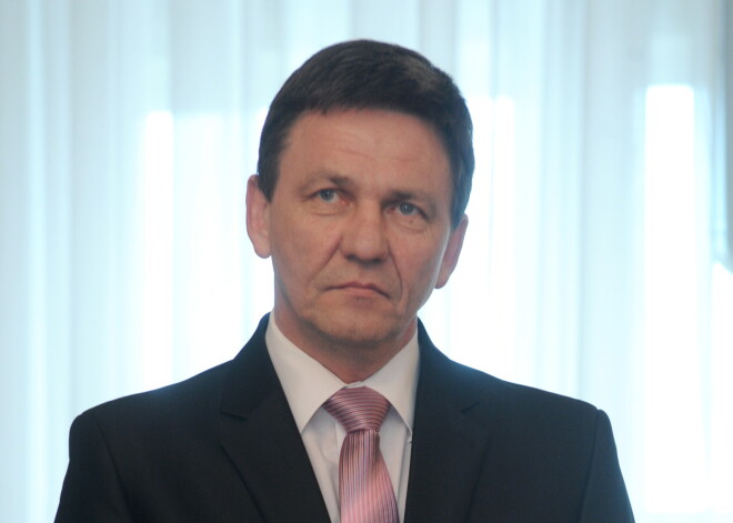 Kocēnu novada domes priekšsēdētājam Olmanim ievērojami kritusies alga