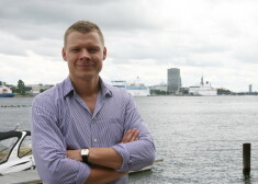 Apsveicam! Restorānu īpašniekam Jānim Jenzim šodien paliek 45 gadi.