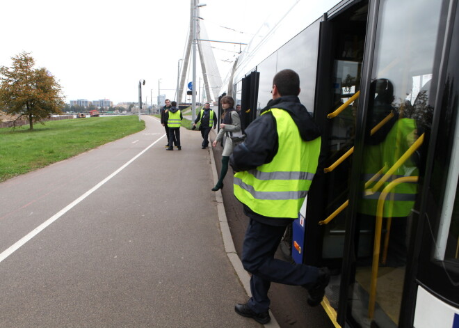 Aprīlī veiktas 21 010 sabiedriskā transporta pārbaudes