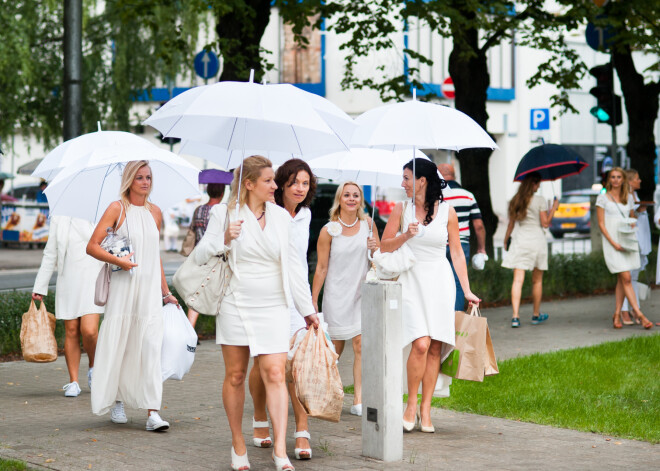 Baltais pop-up pikniks atklāj šīs vasaras pasākuma datumu!