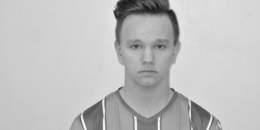 Cīņā ar vēzi zaudējis 16 gadu vecais futbolists Kristaps Dembovskis