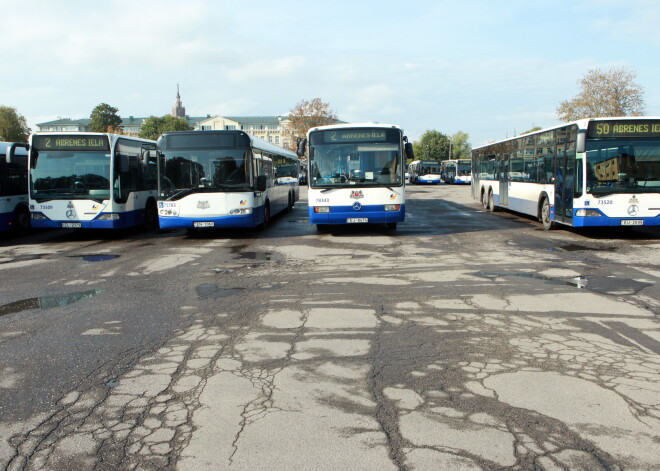 Šodien būs izmaiņas 13. un 50. autobusa maršrutā