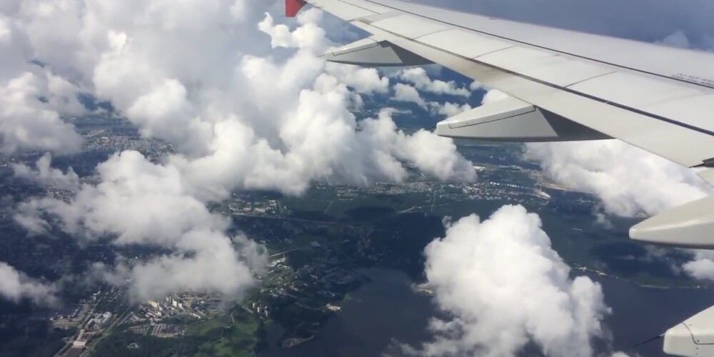 Lidmašīnas "Airbus" pasažieris iemūžinājis, cik skaista bijusi viņa nosēšanās Rīgā