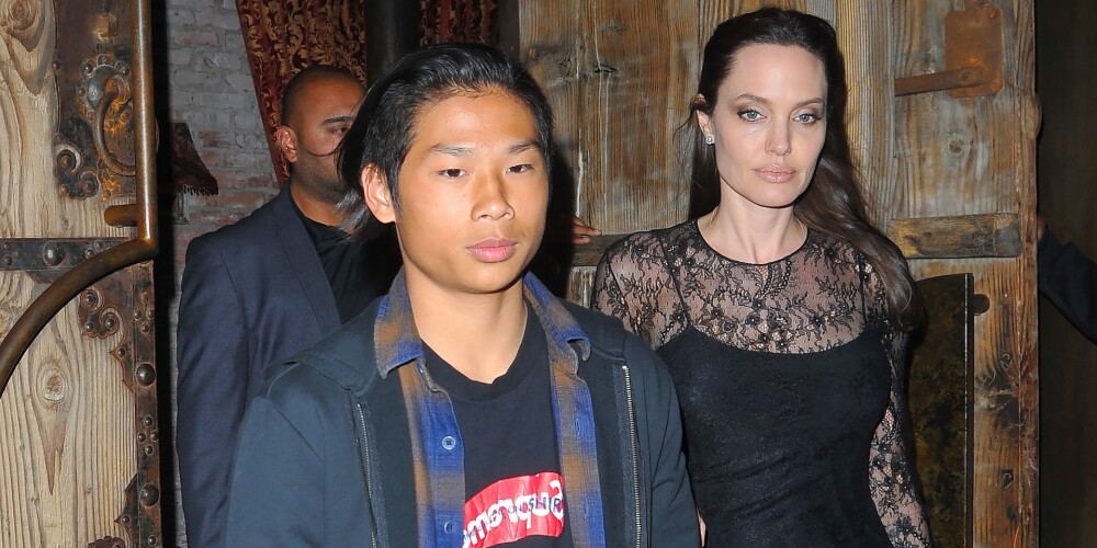 Анджелина Джоли в День матери сходила в ресторан с приемным сыном