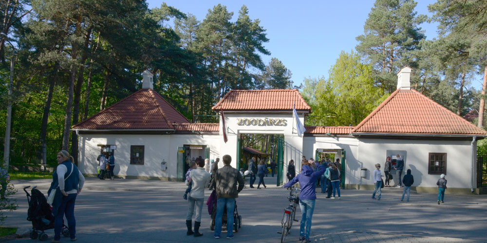 Rīgas Nacionālais zooloģiskais dārzs jeb Rīgas zoodārzs (RZD) ir zooloģiskais dārzs Rīgā, Mežaparkā (Meža prospekts 1), Latvijas Republikā. Aizņem aptuveni 20 hektāru platību un tā kolekcijā ir 430 sugu 3000 dzīvnieki (neskaitot kukaiņus u.c. bezmugurkaulniekus), no kurām vairāk nekā 40 sugas iekļautas pasaules Sarkanajā grāmatā. Bez tam Rīgas Zoodārzam ir brīvdabas filiāle "Cīruļi”.
