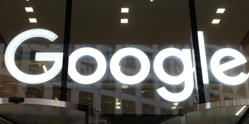 Google Inc. ir ASV akciju sabiedrība, kuru 1998. gada 4. septembrī dibināja Sergejs Brins un Lerijs Peidžs. Tā izstrādā un pārvalda populārāko Interneta meklētājprogrammu Google Search. 2011. gada 30. septembrī uzņēmumā strādāja 31 353 darbinieki un tas bāzējas Sanfrancisko piepilsētā Mauntinvjū. Uzņēmuma valdes priekšsēdētājs ir Eriks Šmits (bijušais Novell vadītājs), kurš šajā amatā nomainīja Leriju Peidžu, vienu no Google dibinātājiem.
