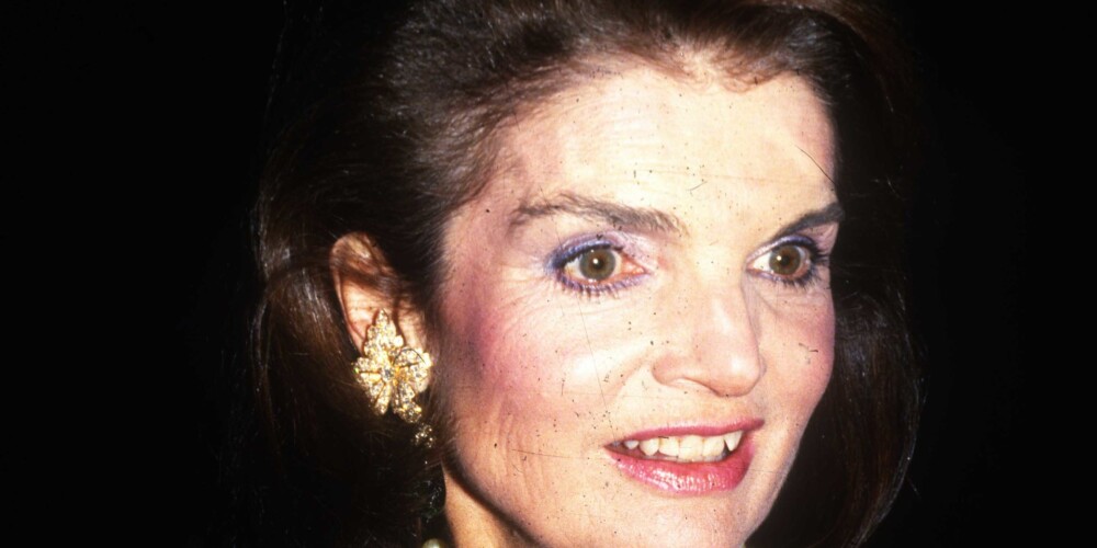 Žaklīna Kenedija-Onase (angļu: Jacqueline Kennedy Onassis, 1929. gada 28. jūlijs — 1994. gada 19. maijs) bija 35. ASV prezidenta Džona Kenedija sieva un ASV pirmā lēdija viņa prezidentūras laikā, proti, no 1961. gada līdz pat Kenedija slepkavībai 1963. gadā. Vēlāk otrreiz apprecējusies ar grieķu kuģniecības magnātu Aristoteli Onasi, ar kuru kopdzīvē pavadījusi piecus gadus līdz pat otrā vīra nāvei. Pēc pēdējā vīra nāves Žaklīna nodarbojās ar grāmatu izdošanu. Pazīstama ar savu ieguldījumu mākslā un zināšanām vēsturiskajā arhitektūrā, stilu, eleganci un grāciju. Laikā, kad viņa bija Kenedija sieva, kļuva par ASV modes ikonu.