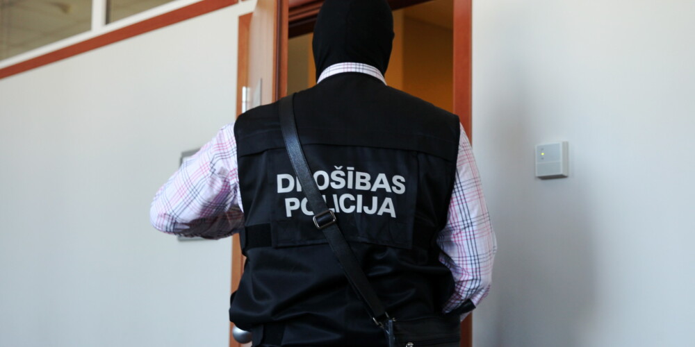 Drošības policija ir viena no trijām Valsts drošības iestādēm (Satversmes aizsardzības birojs, Militārās izlūkošanas un drošības dienests, Drošības policija), kas veic Valsts drošības iestāžu likumā noteiktos uzdevumus. Drošības policijas pārraudzību īsteno iekšlietu ministrs. Drošības policiju vada Drošības policijas priekšnieks. Drošības policija darbojas saskaņā ar Nacionālās drošības likumu, Valsts drošības iestāžu likumu, Operatīvās darbības likumu, likumu "Par valsts noslēpumu", likumu "Par policiju" un Ministru kabineta (MK) apstiprinātu nolikumu.