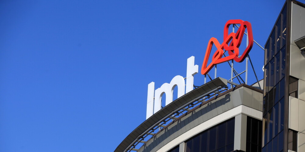 SIA Latvijas Mobilais Telefons jeb LMT ir Latvijas mobilo sakaru operators. Tas tika dibināts 1992. gadā un ir pirmais mobilo sakaru operators valstī. Šobrīd LMT pakalpojumus lieto vairāk nekā miljons Latvijas iedzīvotāju. 2010. gadā tika atzīts par ceturto vērtīgāko uzņēmumu Latvijā.