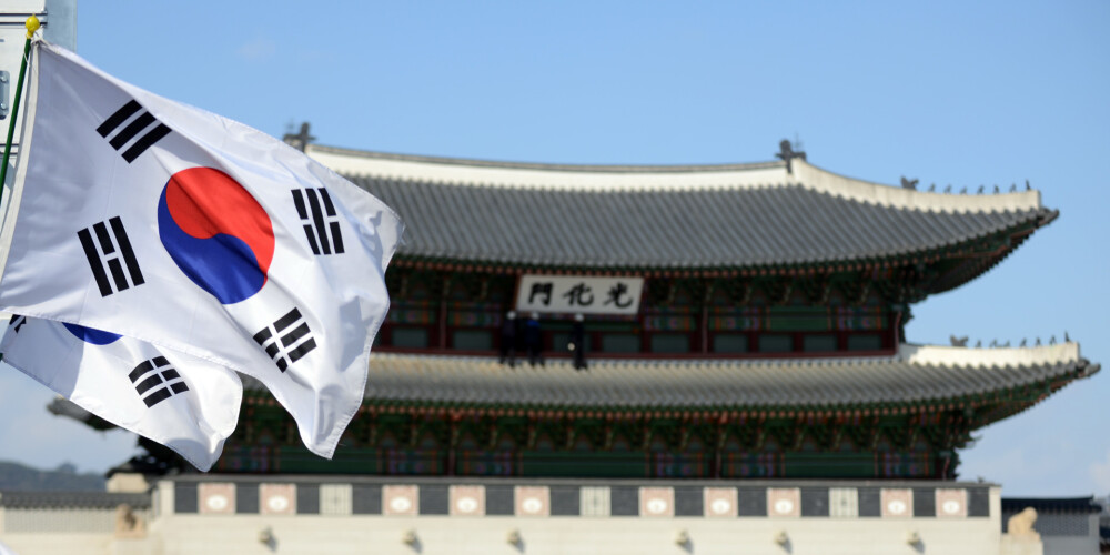 Korejas Republika , neoficiāli saukta arī Dienvidkoreja, ir prezidentāla republika Āzijas austrumos, Korejas pussalas dienvidu daļā. Valsts galvaspilsēta un lielākā pilsēta ir Seula. Ziemeļos tā robežojas ar Ziemeļkoreju, ar kuru tā līdz 1910. gadam bija vienota valsts un saucās Koreja. Rietumos pāri Dzeltenajai jūrai atrodas Ķīnas Tautas Republika, austrumos pāri Korejas šaurumam — Japāna. Dienvidkorejas platība ir 100 210 km². Valstī dzīvo 48 758 000 iedzīvotāji, aptuveni viena puse no Dienvidkorejas iedzīvotājiem dzīvo galvaspilsētā Seulā vai tās apkārtnē — trešajā lielākajā aglomerācijā pasaulē.