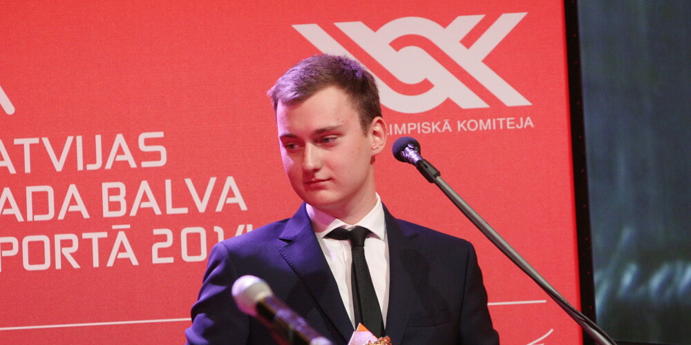 Reinis Nitišs (dzimis 1995. gada 16. decembrī) ir latviešu rallijkrosa autobraucējs. 2014. gada FIA Pasaules rallijkrosa čempionāta 3. vietas ieguvējs. 2014. gada Latvijas Gada balvas sportā saņēmējs kā populārākais sportists (balvu nosaka līdzjutēju balsojums) un Gada labākais tehnisko sporta veidu sportists.