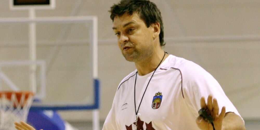 Igors Miglinieks (dzimis 1964. gada 4. maijā Rīgā) ir bijušais Latvijas basketbolists, tagad treneris. Spēlēja saspēles vadītāja pozīcijā, bijis Latvijas PSR un PSRS valstsvienību dalībnieks. PSRS izlases sastāvā izcīnījis zelta medaļu 1988. gada vasaras olimpiskajās spēlēs, kļūstot par pirmo latviešu basketbolistu starp vīriešiem, kas izcīnījis zeltu Olimpiskajās spēlēs. 1992. gada vasaras olimpiskajās spēlēs Apvienotās komandas sastāvā izcīnīja 4. vietu. Pēc sportista karjeras beigām kļuvis par treneri.