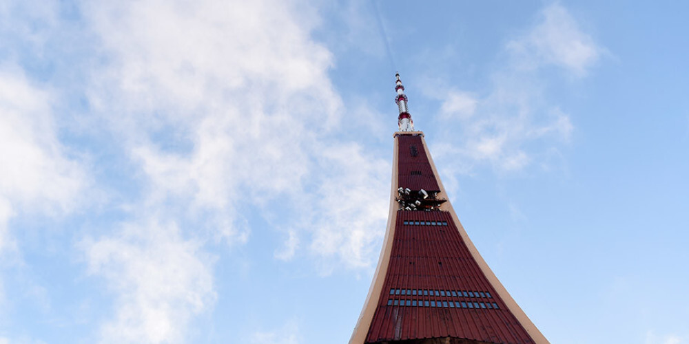 Latvijas Televīzija (LTV) ir valstij piederoša televīzija Latvijā, kas raida kopš 1954. gada 6. novembra. Latvijas Televīzija daļēji tiek finansēta no valsts (60%), bet pārējo finansējumu iegūst no reklāmas. Tās darbību kontrolē Nacionālā Radio un Televīzijas Padome (NRTP). LTV ir divi kanāli: LTV1 un LTV7 (agrāk LTV2).