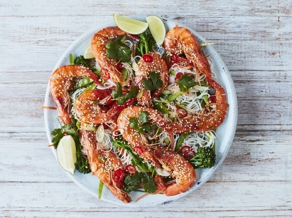 Veselīgās garneles kopā ar Āzijas garšu - miso, ingveru, čili un sezamu.