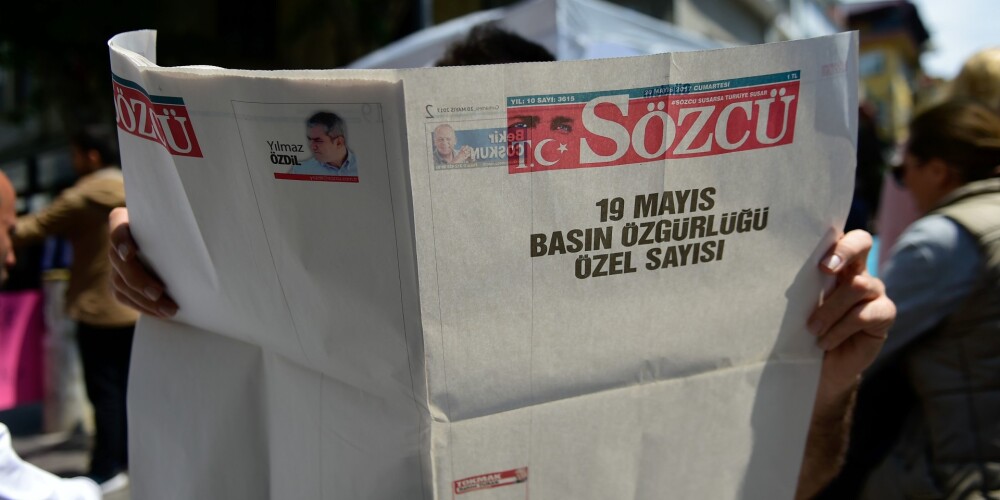 Turcijas laikraksta "Sozcu" 19. maija numura vāks.