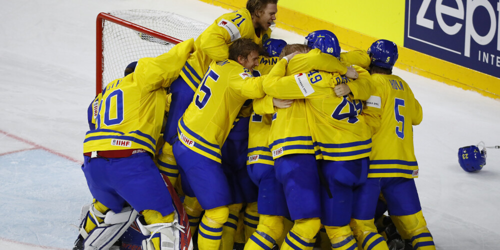 Zviedrijas hokejisti pasaules čempionāta finālā "bullīšos" pārspēj iepriekšējo gadu čempioni Kanādu