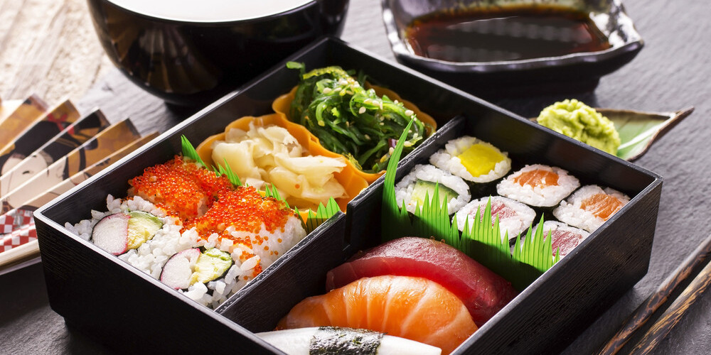 Japāņu ēšanas principi, kas viņiem palīdz būt slaidiem: jā - zivīm katru dienu, nē - treknai gaļai