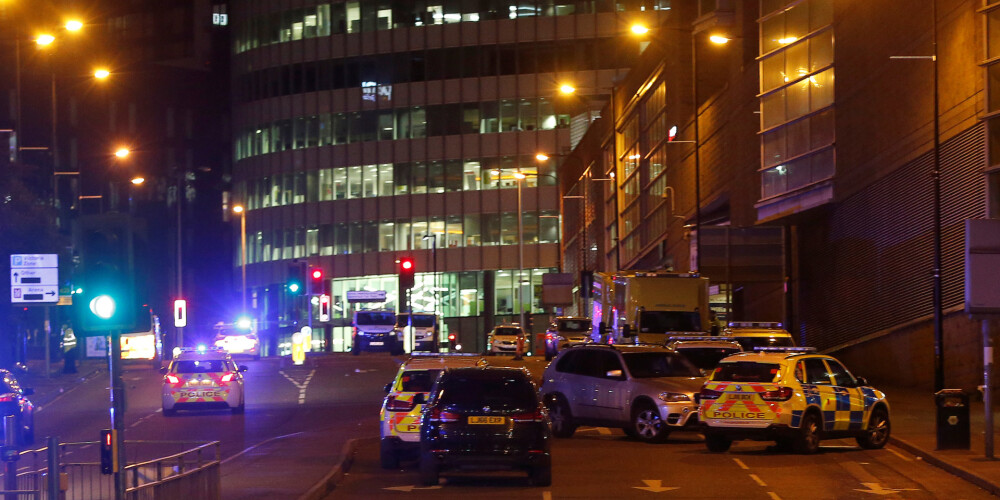 «Это было как в фильме о войне»: очевидцы о пережитом теракте в Манчестере