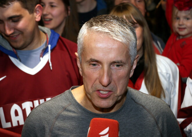 Hokeja federācija atklāj, kā viņiem veicas pārrunās ar Hārtliju par līguma pagarināšanu