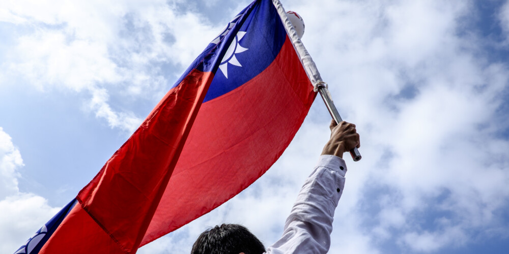 Ķīnas Republika Taivānā ir valsts Austrumāzijā, Dienvidķīnas jūrā, ietver Taivānas salu, Penhu salas, Dzjiņmeņas salas un Macu salas. Plašāk pazīstama kā Taivāna — kopš 1970. gadu beigām apzīmējumu Ķīna lieto tikai, lai apzīmētu Ķīnas Tautas Republiku jeb kontinentālo Ķīnu. Starptautiskajās organizācijās tiek dēvēta par Taipejas Ķīnu. Prezidentāla republika: valsts galva ir prezidents, kuru ievēl tautas nobalsošanā kopīgi ar viceprezidentu uz četru gadu termiņu.